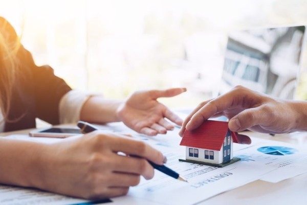 Thủ tục công chứng hợp đồng mua bán