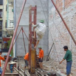 xây nhà làm nứt tường