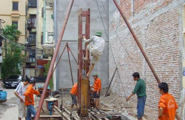 xây nhà làm nứt tường