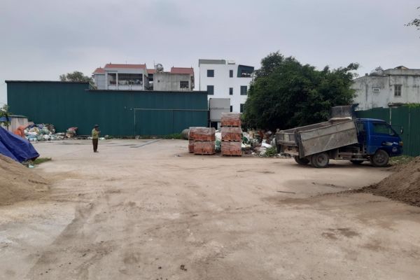 Lấn chiếm đất công