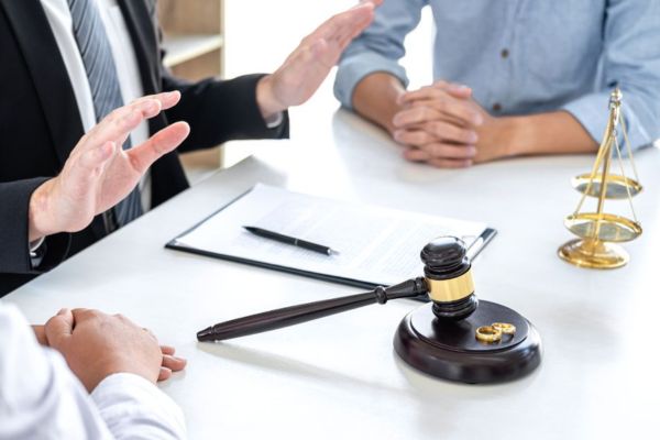 Những dấu hiệu cho thấy bạn cần làm thỏa thuận công chứng tài sản vợ chồng