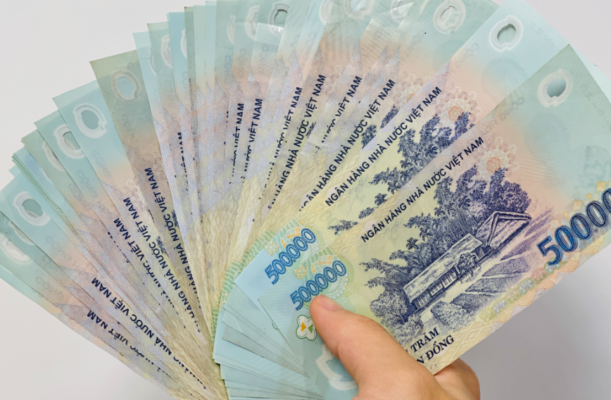 Nhận tặng cho tiền